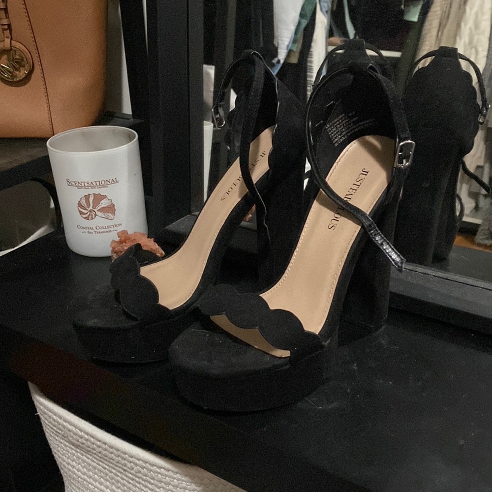 Black scalloped detail block heel sandals